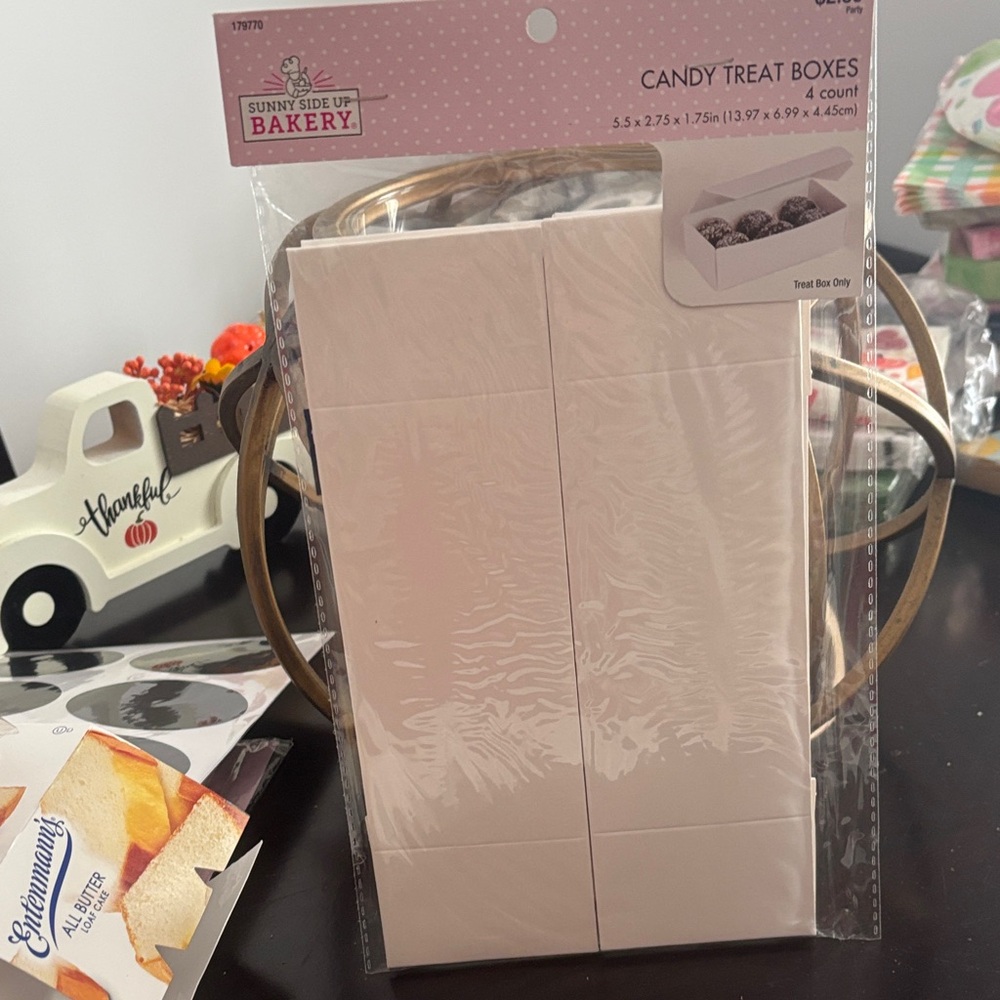 Candy Treat Boxes - white